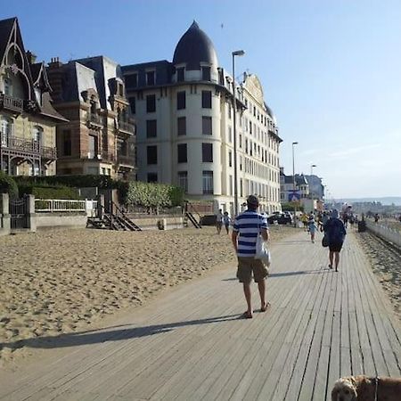 Un Chez Soi Bord De Mer Trouville-sur-Mer Esterno foto