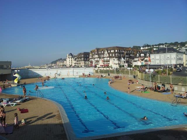 Un Chez Soi Bord De Mer Trouville-sur-Mer Esterno foto