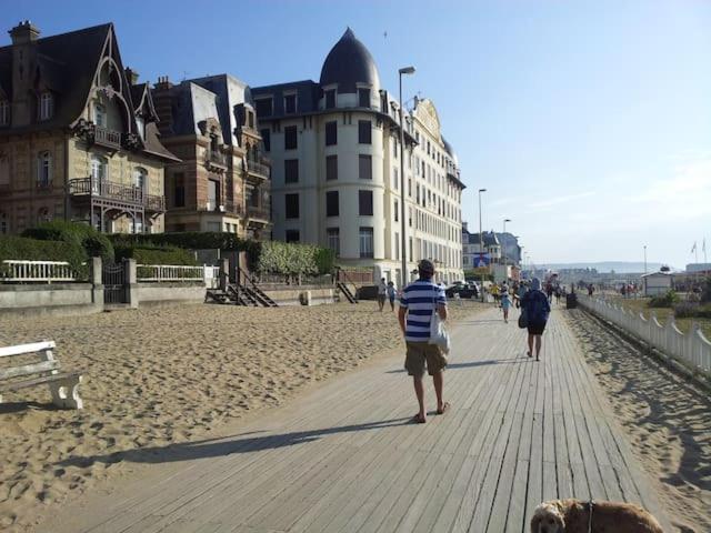 Un Chez Soi Bord De Mer Trouville-sur-Mer Esterno foto