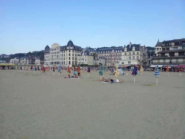 Un Chez Soi Bord De Mer Trouville-sur-Mer Esterno foto